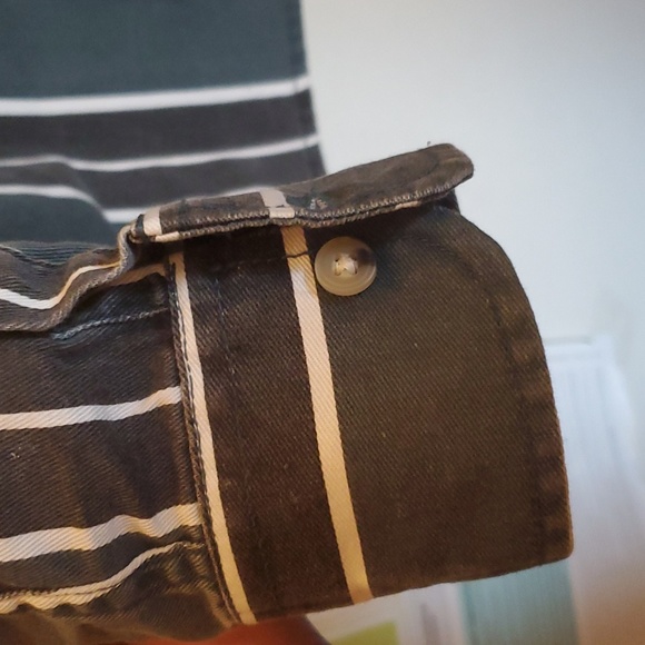 Mens button down - Picture 3 of 4